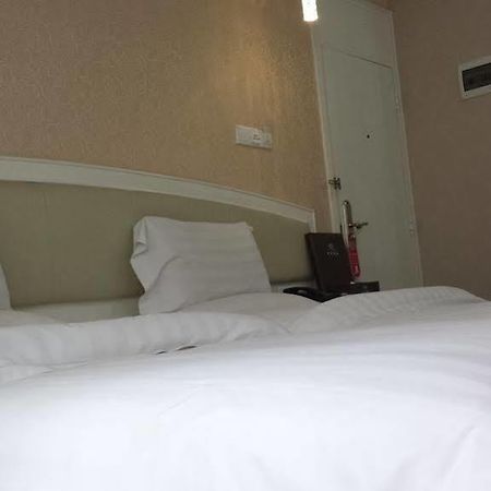 Xinghe Boutique Hotel Guangzhou Bus Station Branch מראה חיצוני תמונה